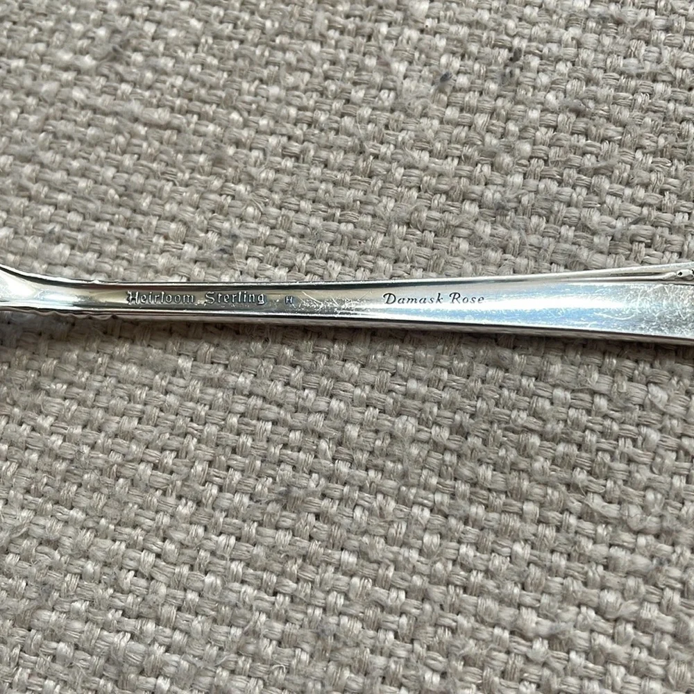 Oneida Dámaso Rose Heirloom Sterling Silverware - Picture 6 of 7